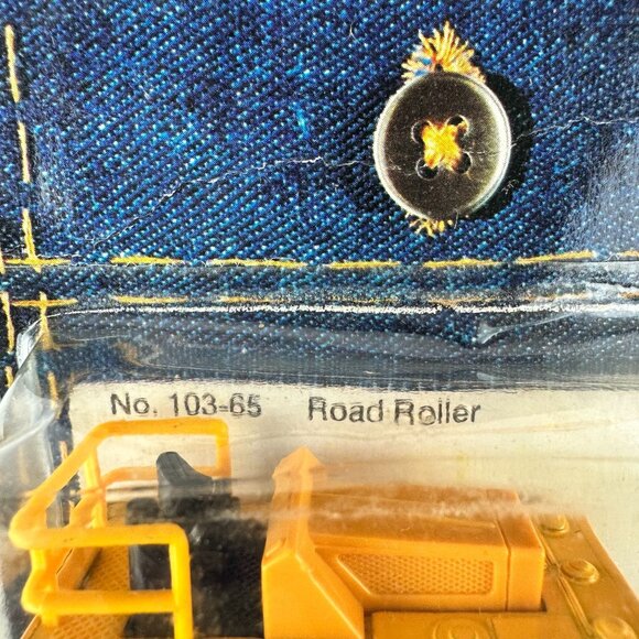 Tomy Pocket Cars No. 103-65 Die-Cast Road Roller Toy - Vintage 1974 Collectible - Picture 2 of 4